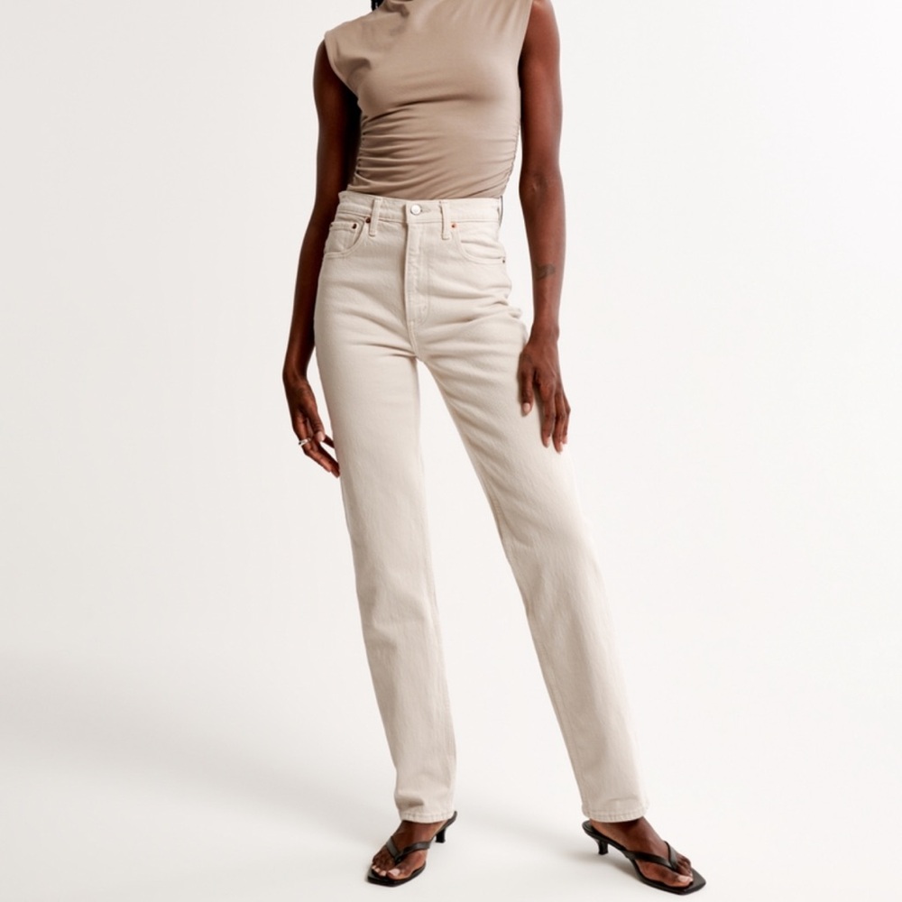 Abercrombie Ultra High Rise 90s Straight Jean in Stone